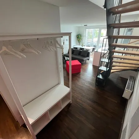 Penthouse-wohnung - Balkon - Dachterrasse - Zentrum 아파트 *